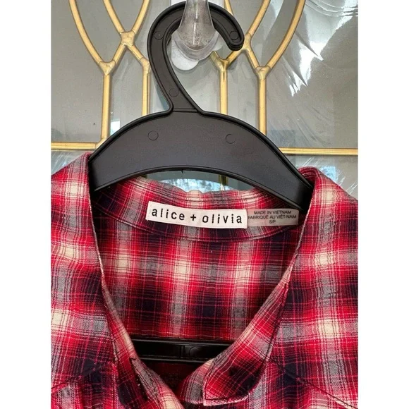 Alice + Olivia Glenna Red Plaid roll cuff shirt SM. Excellent condition - Picture 4 of 6